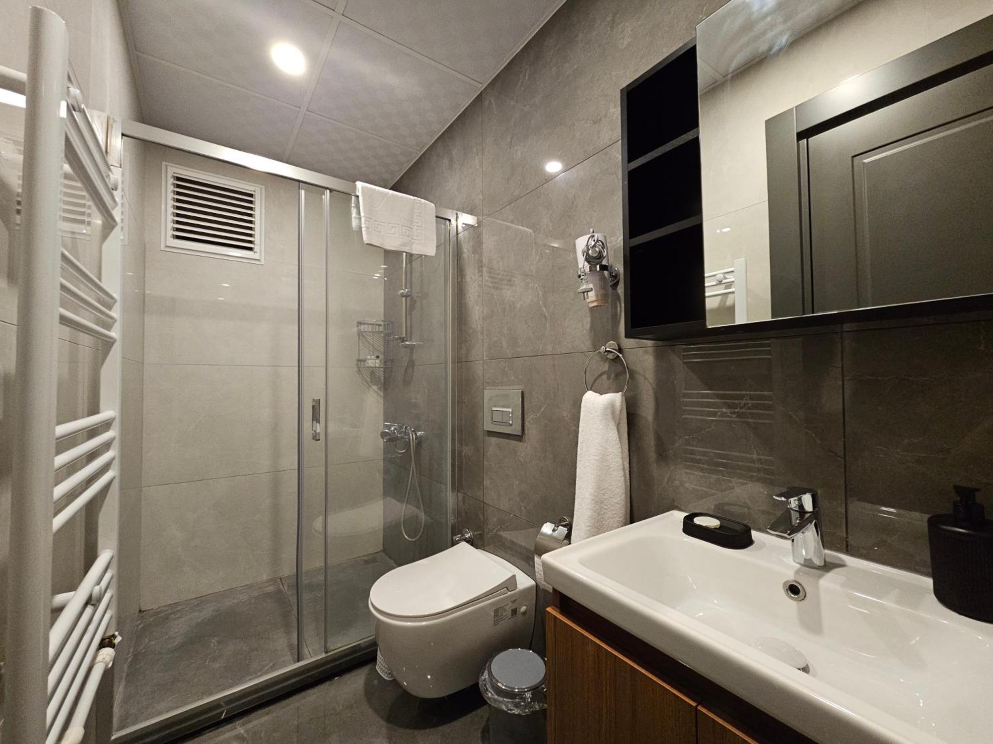 New Flats With Large Living Spaces Close To Lara Beach&kundu Entertaintment Center *
