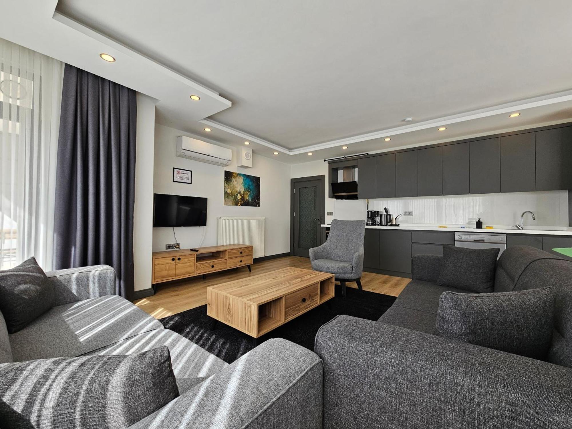 New Flats With Large Living Spaces Close To Lara Beach&kundu Entertaintment Center Daire Antalya