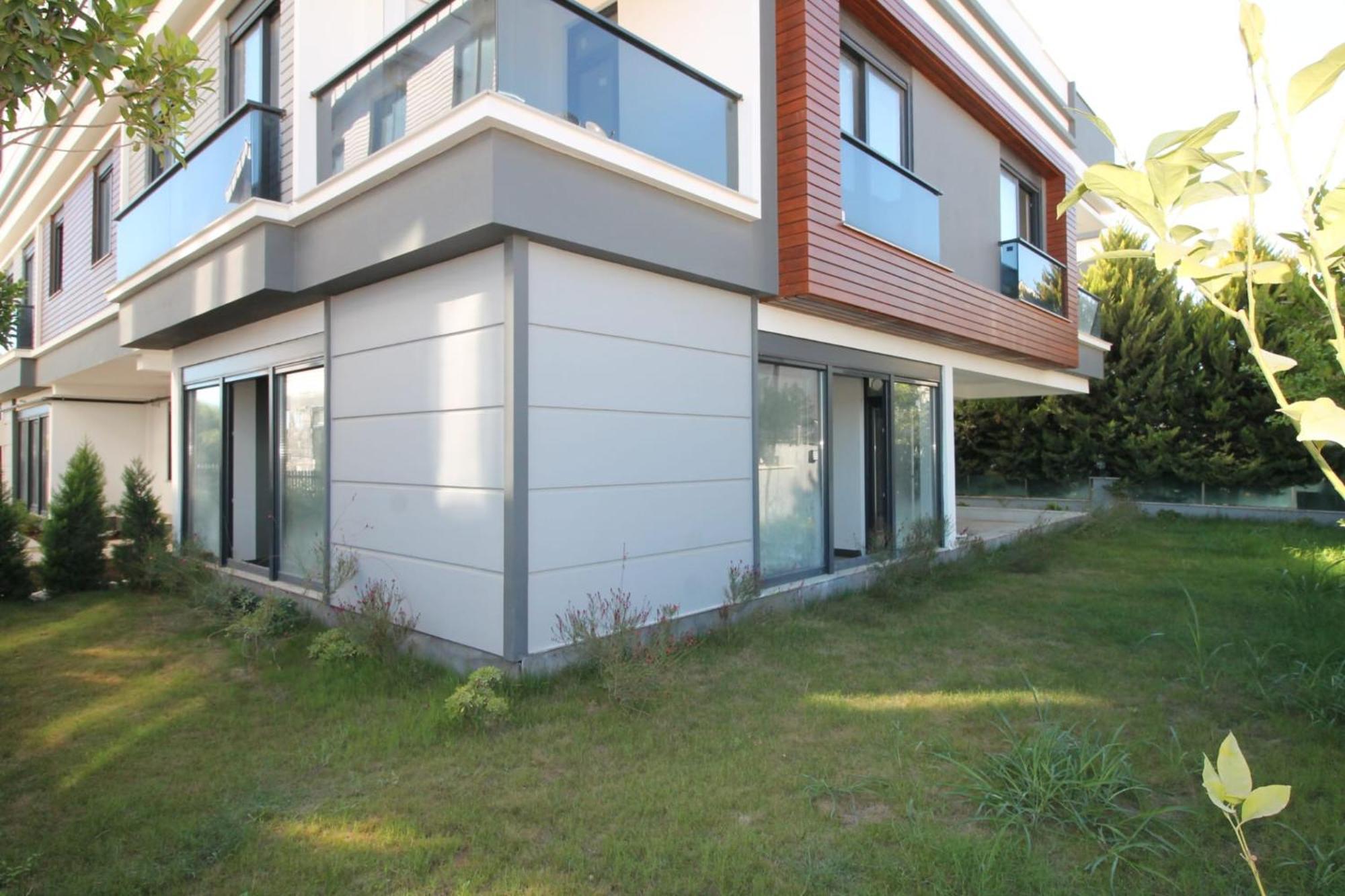 New Flats With Large Living Spaces Close To Lara Beach&kundu Entertaintment Center *